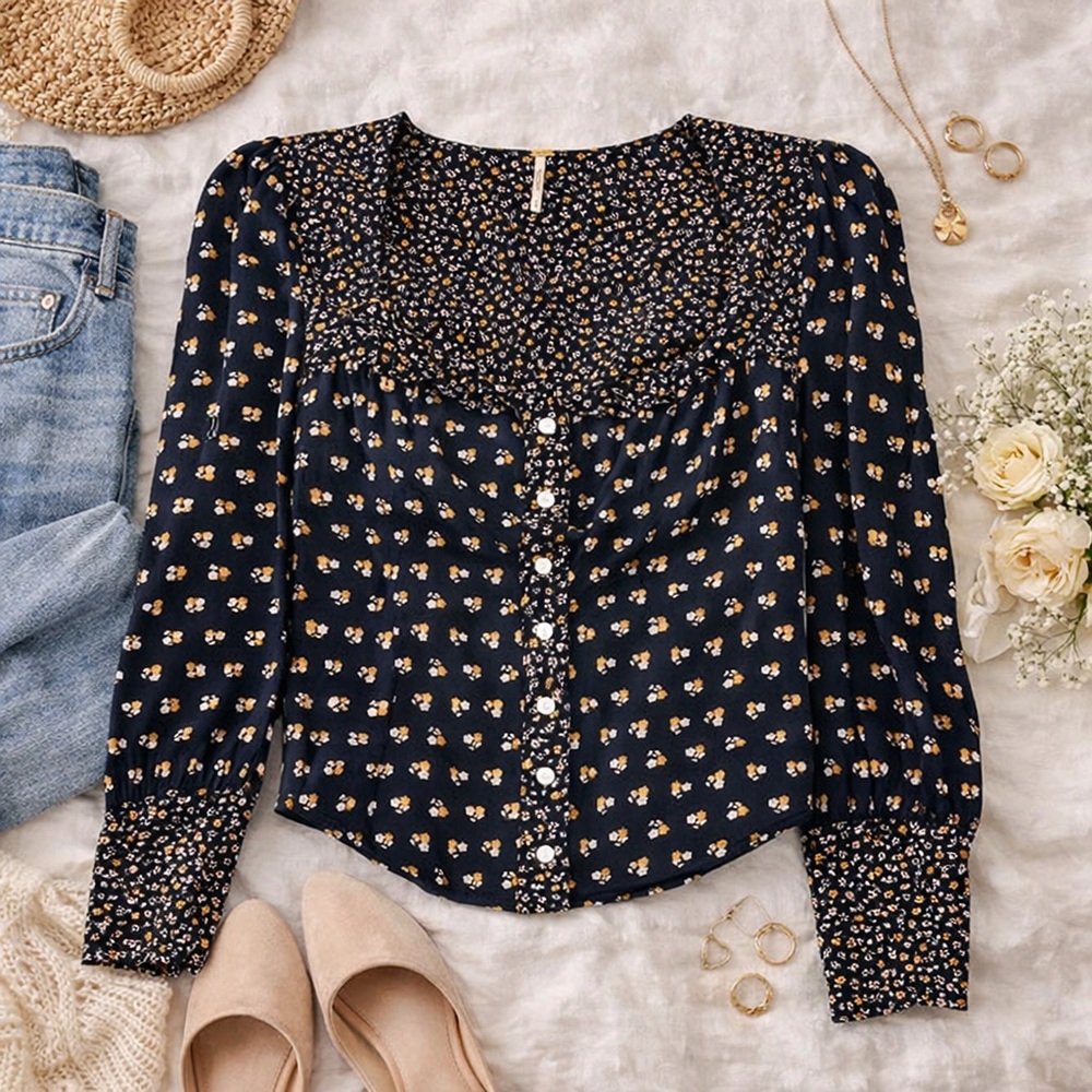 Free People Navy Floral Blouse Romantic & Bohemian - Size S Excellent Pre-Loved